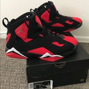 Jordan True Flights Black/Chrome/University Red